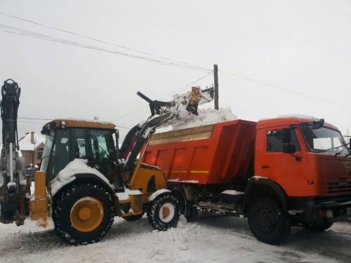 Из Потапово вывезли более 2000 кубометров снега