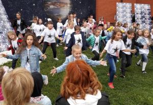 «Звездный» концерт детского лагеря в Потапово: разогнали холода!