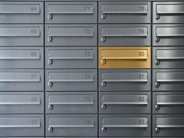 Жители микрорайонов 80 Б и 80В могут получить ключи от новых почтовых ящиков