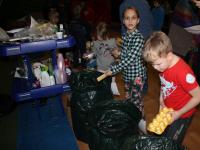 Активисты Потапово помогают с раздельным сбором мусора